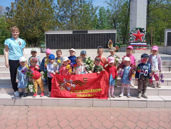 Пешеходная экскурсия к мемориалу погибшим воинам Великой Отечественной войны Пешеходная экскурсия к мемориалу погибшим воинам Великой Отечественной войны.